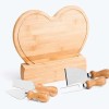 Kit para Queijo Com Tábua Formato Coração Personalizado com Logo